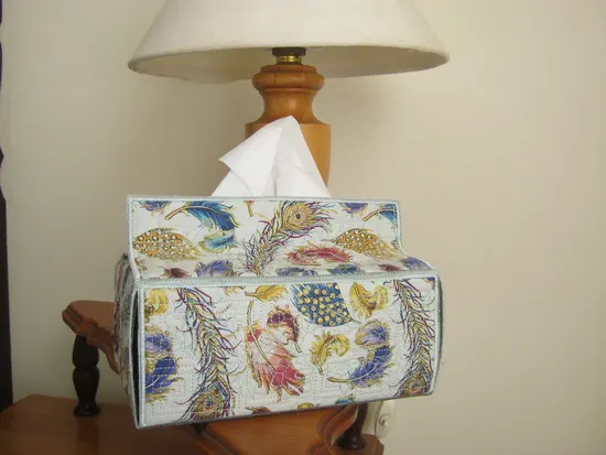 CE795 - Quilted Tissue-Box Cover